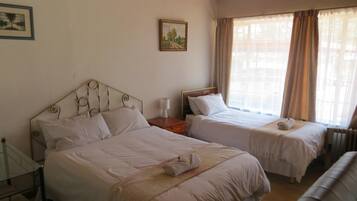 Luxe beddengoed, een kluis op de kamer, individueel gedecoreerd