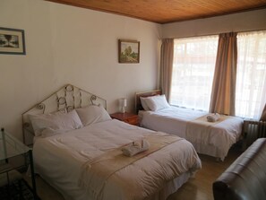 Premium bedding, in-room safe, individually decorated - The Swiss Guesthouse (Randburg)