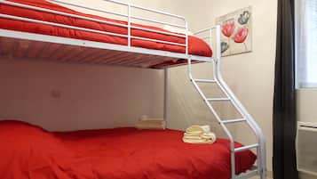 2 chambres, fer et planche à repasser, Wi-Fi, draps fournis