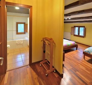 4 Schlafzimmer, kostenloses WLAN, Bettwäsche