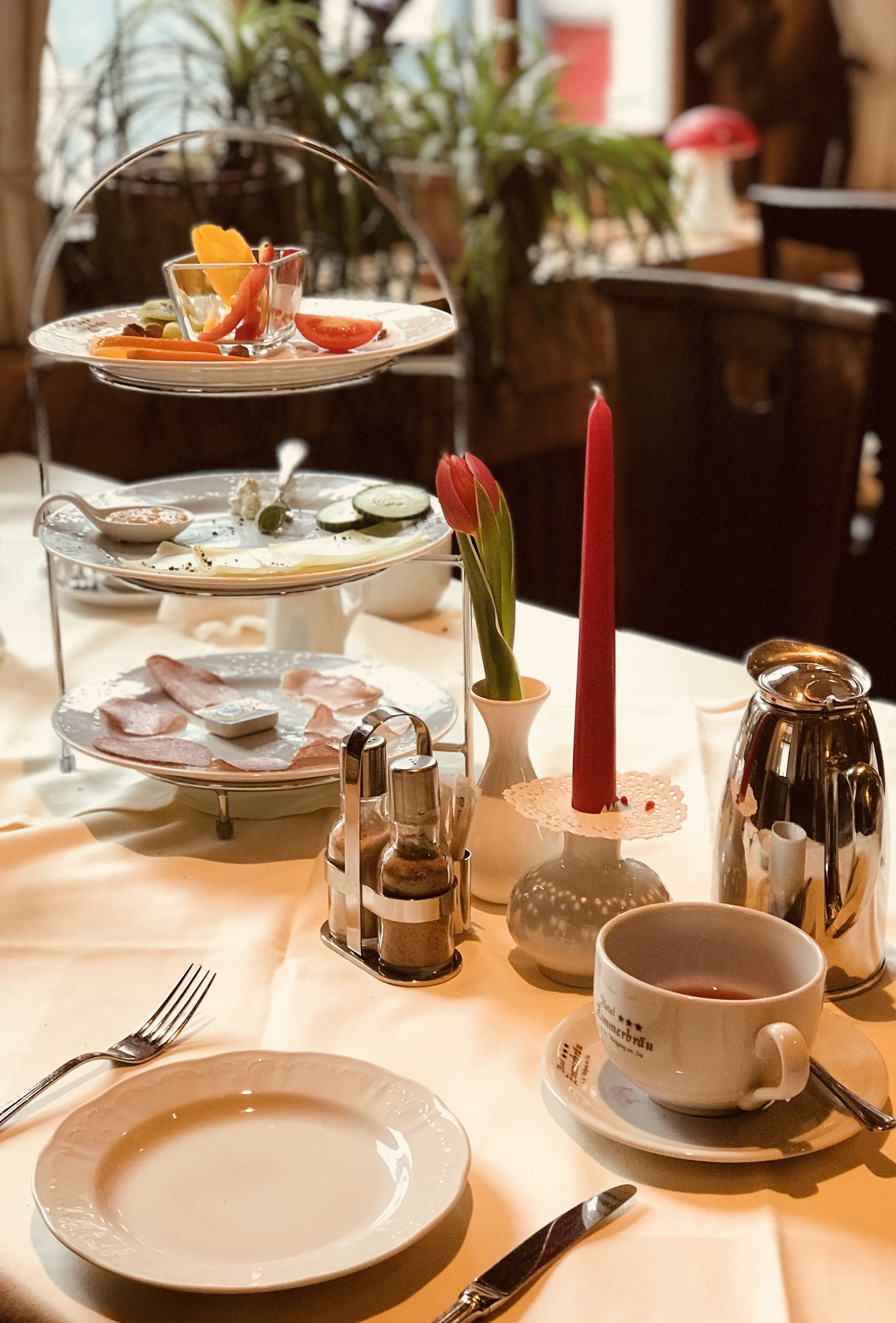 free daily full breakfast