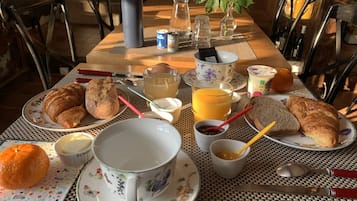 Desayuno continental incluido todos los días