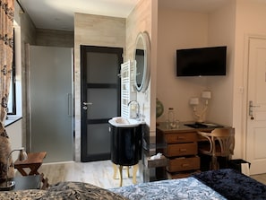 Comfort Double Room, 1 Queen Bed (La rosée du matin) | Bathroom