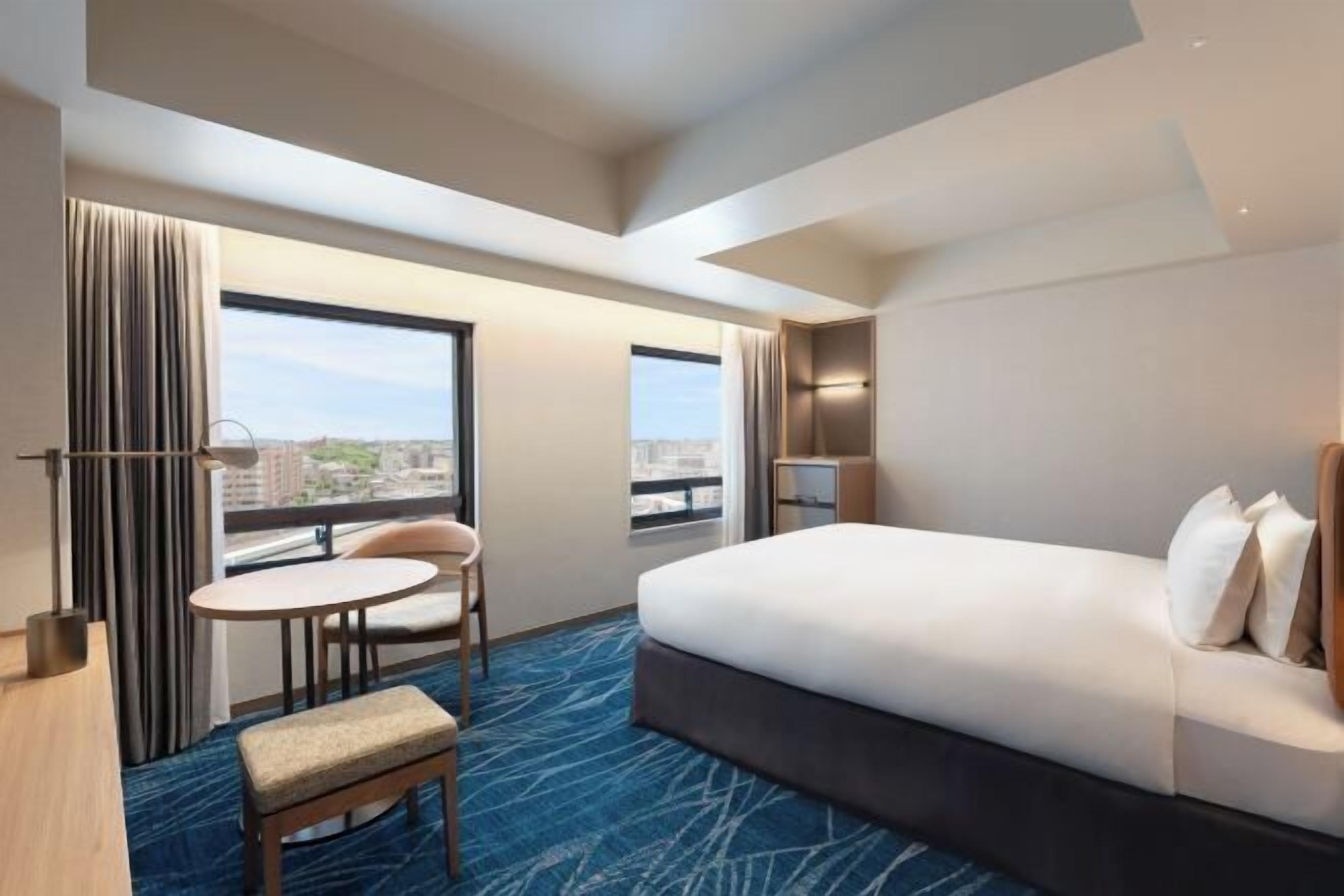 ตู้นิรภัยในห้องพัก, ผ้าม่านกันแสง, เตารีด/โต๊ะรีดผ้า, Wi-Fi ฟรี