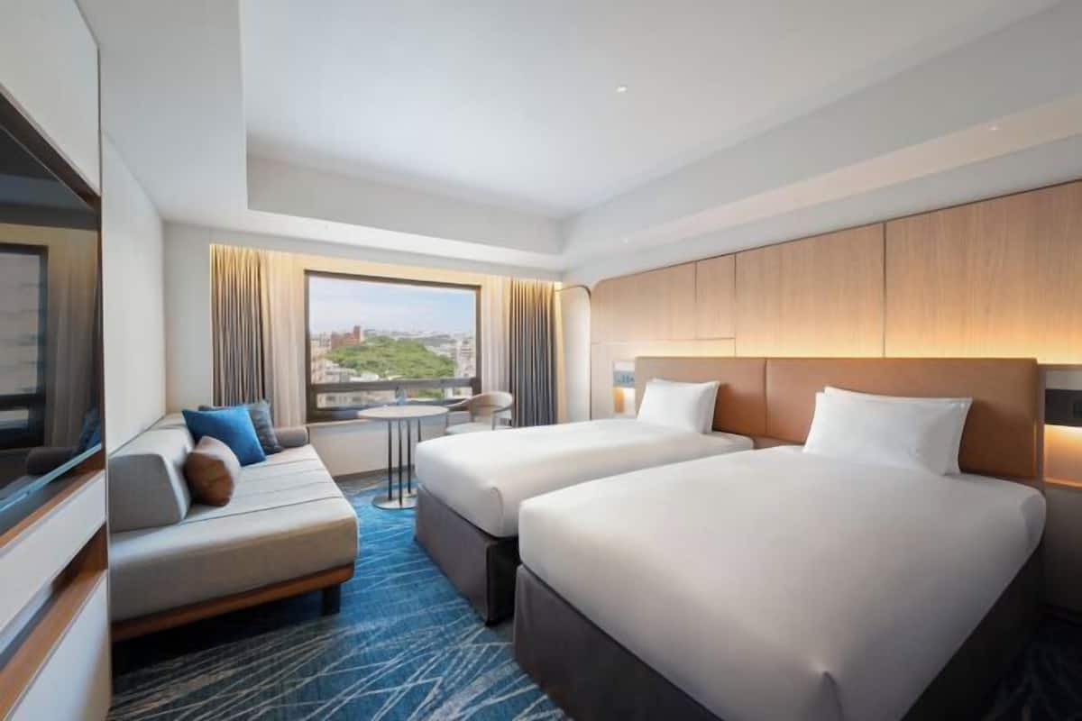 1 bedroom, in-room safe, blackout curtains, free WiFi