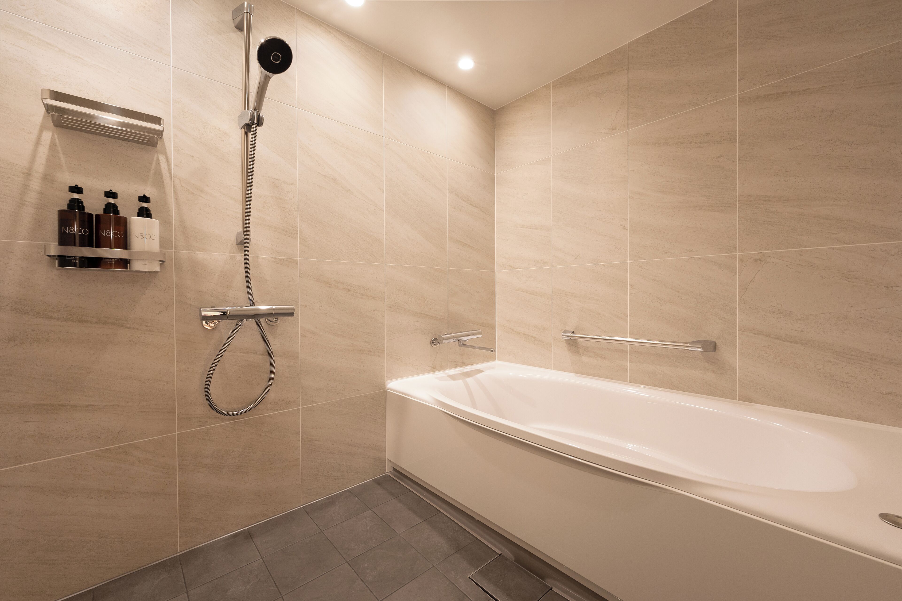 [renovated in 2025] club executive twin room, non smoking | bathroom | combined shower/bathtub, hair dryer, slippers, bidet