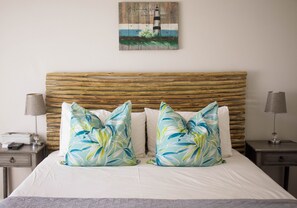 Ropa de cama de alta calidad y minibar 