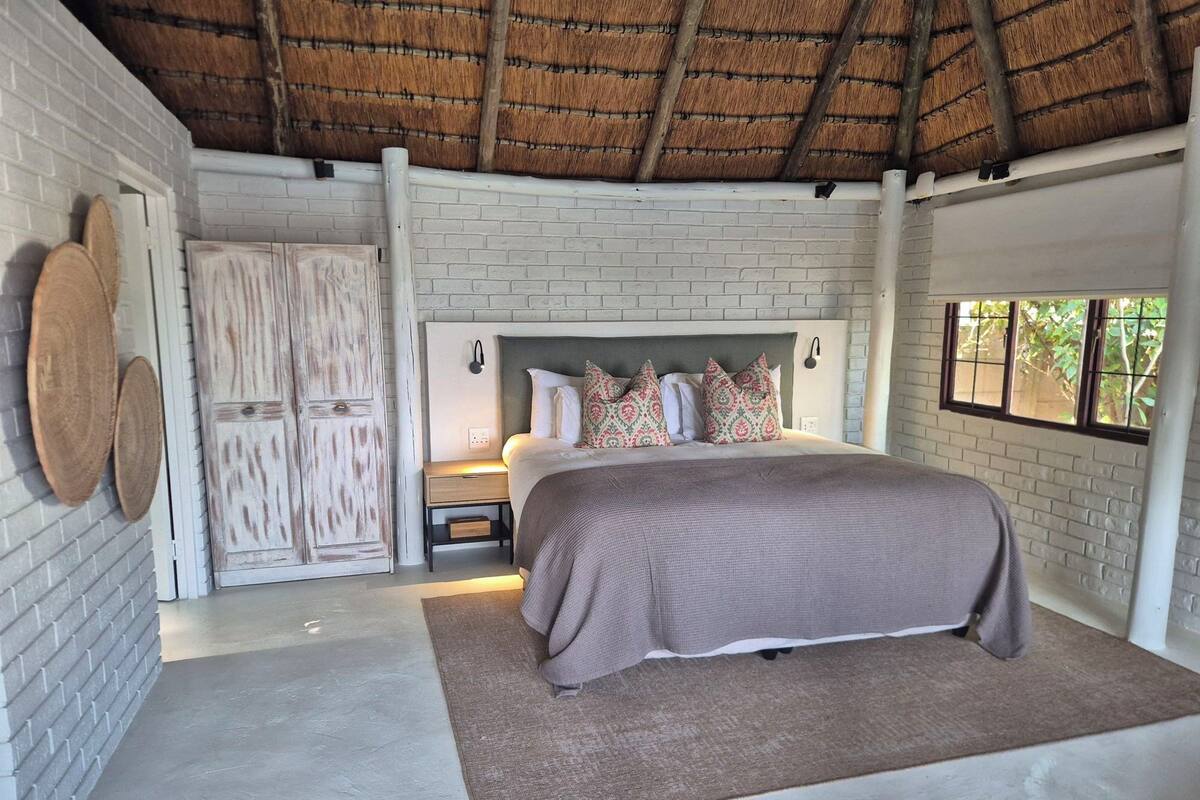 Superior Double Room | Minibar, in-room safe, desk, WiFi (free)