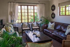 Lobby sitting area - African Sands Bed & Breakfast (aManzimtoti)