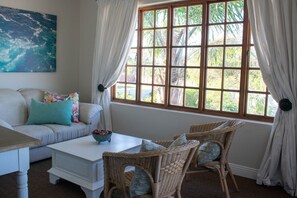Lobby sitting area - African Sands Bed & Breakfast (aManzimtoti)