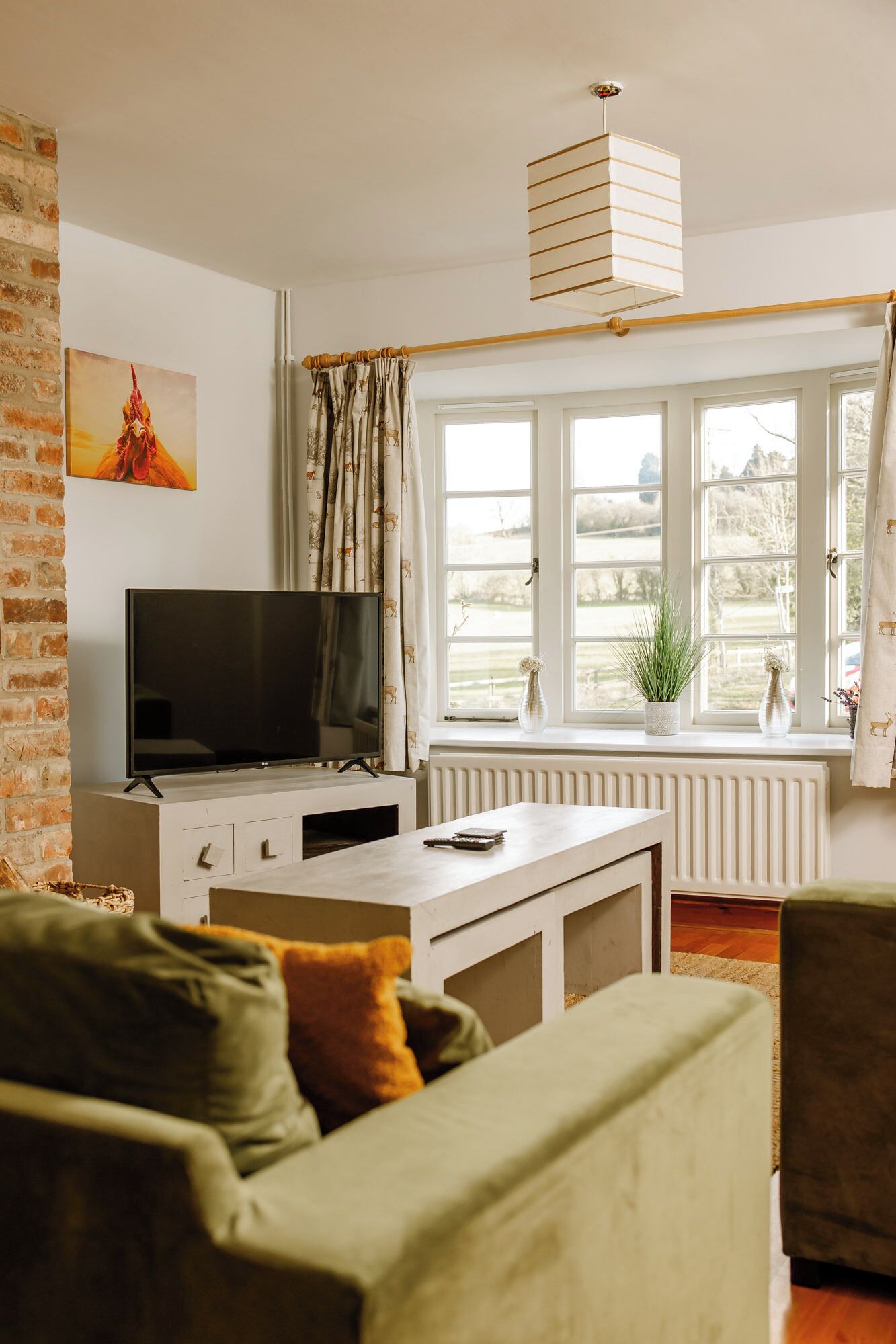 Småhus, eget bad, bakgårdsutsikt (Cottage) | Oppholdsområde