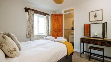 Stuga - eget badrum - utsikt mot innergÄrden (Cottage) | Wi-fi