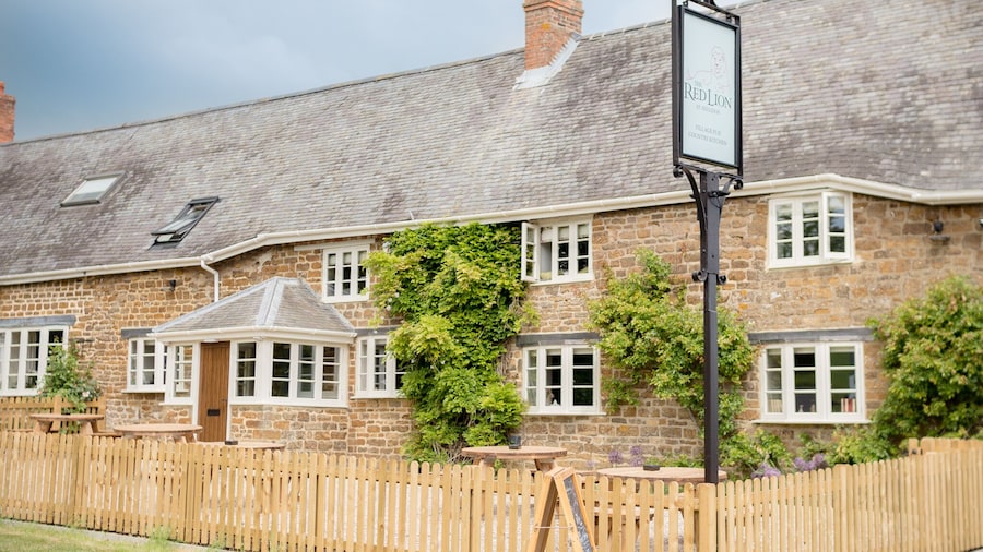 The Red Lion at Hellidon