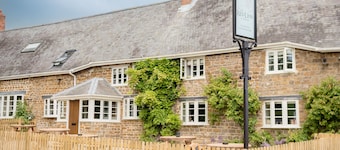 The Red Lion at Hellidon