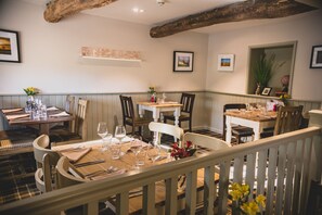 Lunch and dinner served - The Red Lion at Hellidon (Daventry)
