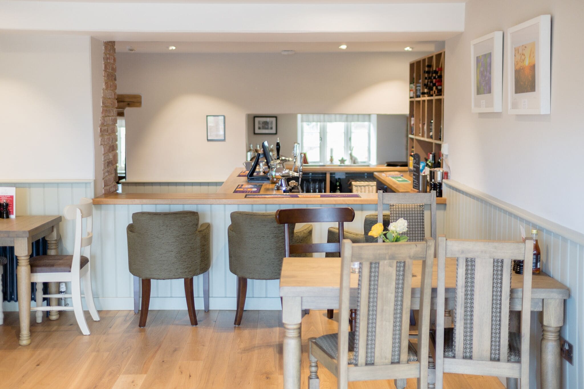 Double Room, Ensuite | Bar (on property)
