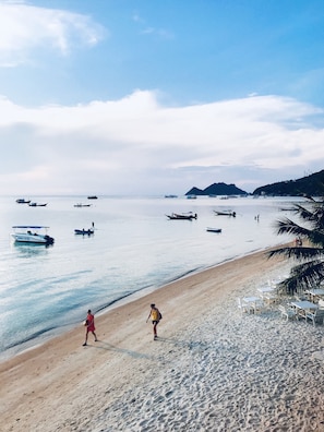 On the beach - Blue Tao Beach Hotel (Koh Tao)
