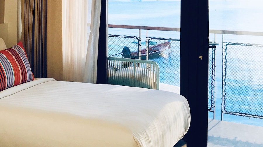 Blue Tao Beach Hotel