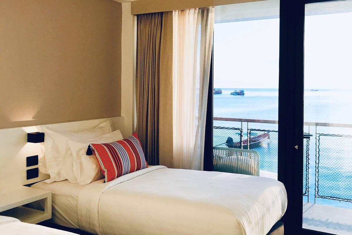 sea view superior twin room | 1 bedroom, minibar, in-room safe, blackout curtains
