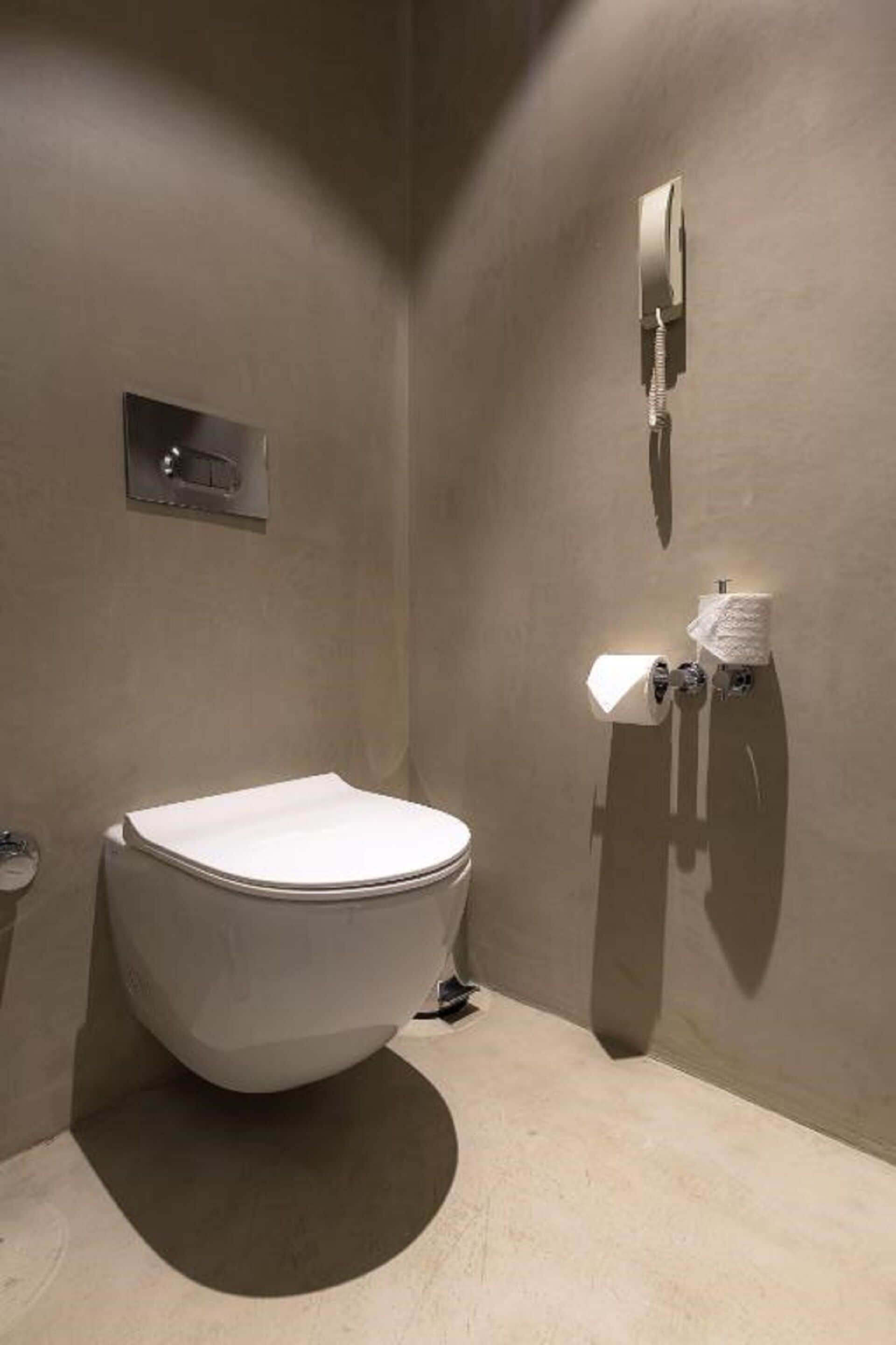 deluxe room, 1 double bed | bathroom | shower, free toiletries, hair dryer, bathrobes