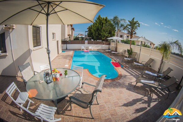 Alberca al aire libre 