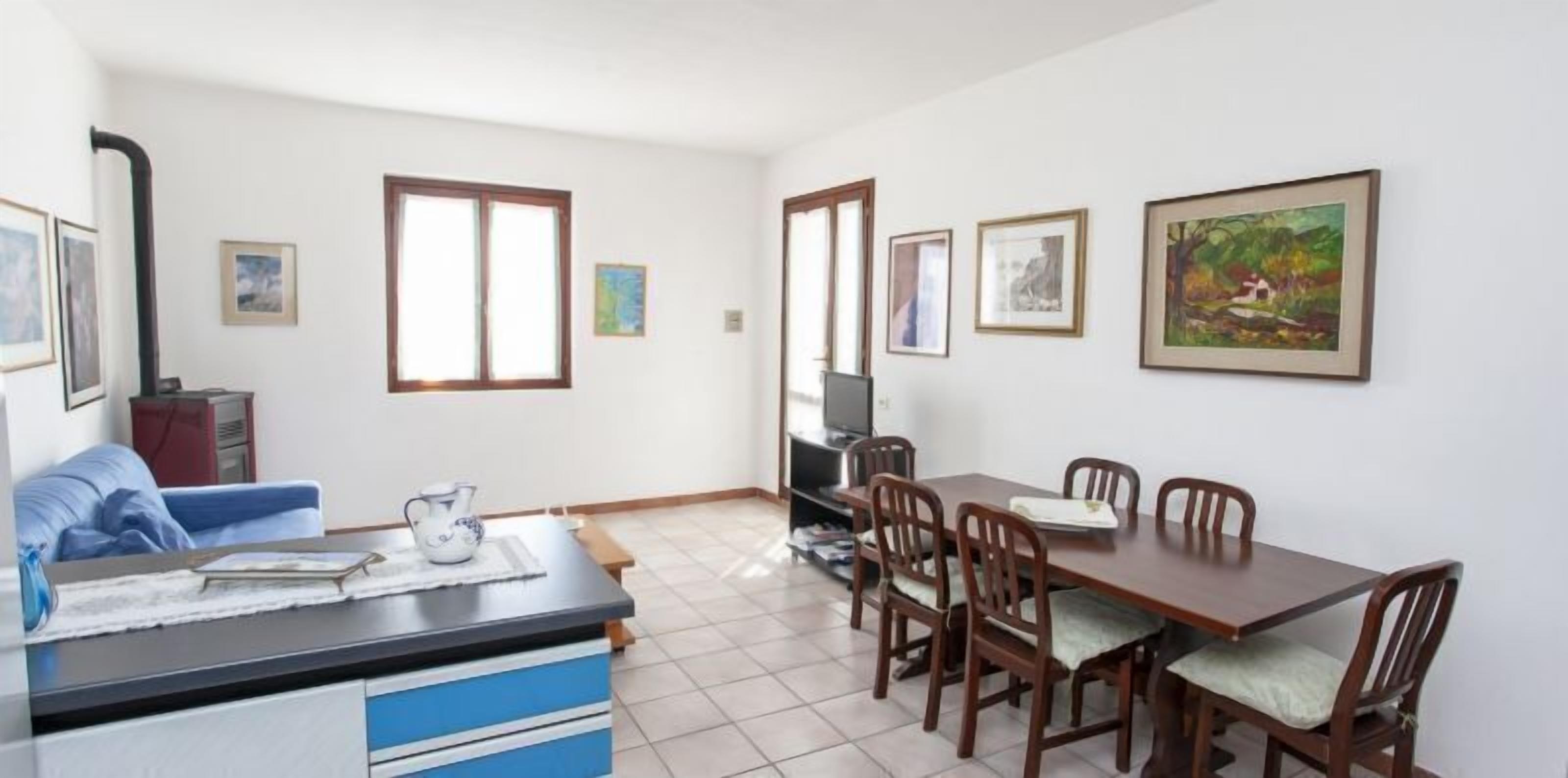 Apartment, 2 Bedrooms | In-room dining