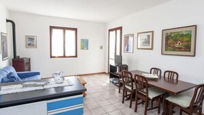 Apartment, 2 Bedrooms | In-room dining - Villetta Azzurra Suaredda (San Teodoro)