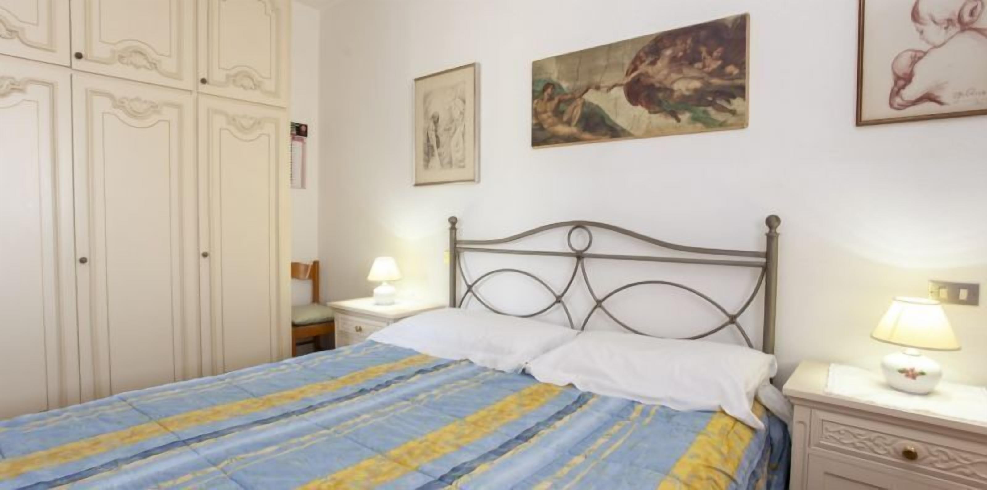 Apartment, 2 Bedrooms | 2 bedrooms, bed sheets