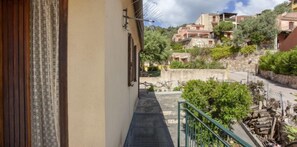 Exterior detail - Villetta Li Muratini (San Teodoro)