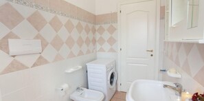 Bathroom - Janna Di La Chessa (San Teodoro)