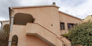 Exterior - Janna Di La Chessa (San Teodoro)