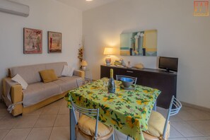 Apartment, 2 Schlafzimmer | Wohnbereich