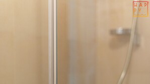 Apartment, 2 Bedrooms | Bathroom shower