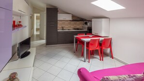 Apartment, 2 Schlafzimmer | Wohnbereich