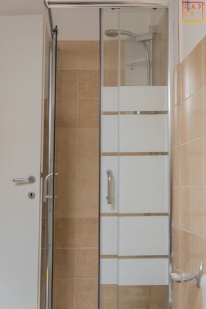 Bathroom shower - The Catalan Loft (Alghero)