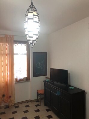 Appartamento, 3 camere da letto | Televisione