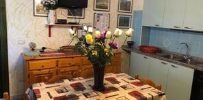 Apartment, 3 Schlafzimmer | Eigene Küche | Großer Kühlschrank, Ofen, Herdplatte, Kochgeschirr/Geschirr/Besteck