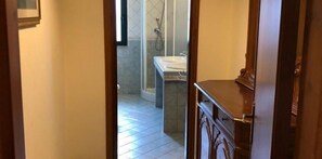 Apartment, 3 Schlafzimmer | Badezimmer | Dusche, Regendusche, Haartrockner, Bidet