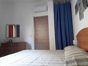 1 habitación y ropa de cama 