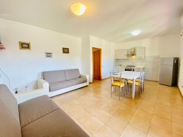 Apartment, 2 Bedrooms | Living area