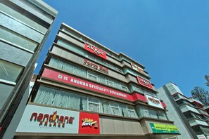 Mặt tiền nơi lưu trú
