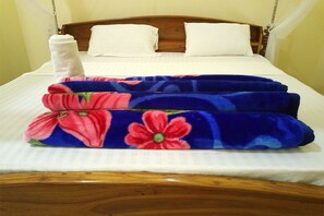 Free WiFi, bed sheets