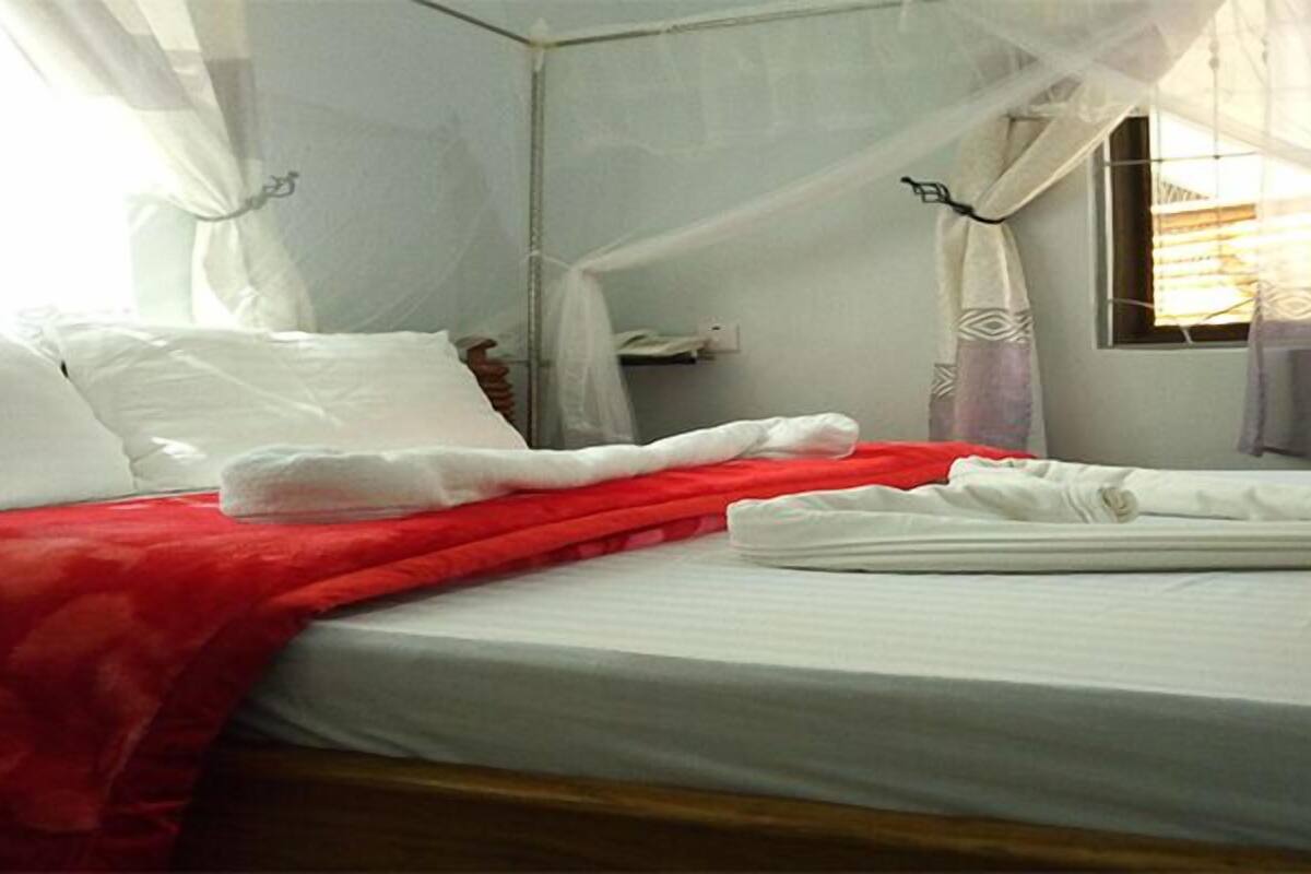 Free WiFi, bed sheets