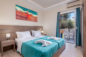 Dobbelt- eller tomannsrom – superior, hageutsikt | Lydisolert, wi-fi (inkludert) og sengetøy