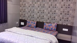 1 bedroom, desk, free WiFi, wheelchair access