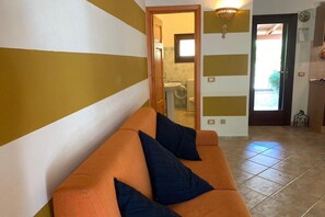 Apartment, 2 Schlafzimmer | Wohnbereich | Flachbildfernseher