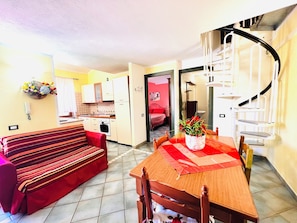 Apartment, 3 Schlafzimmer | Wohnbereich