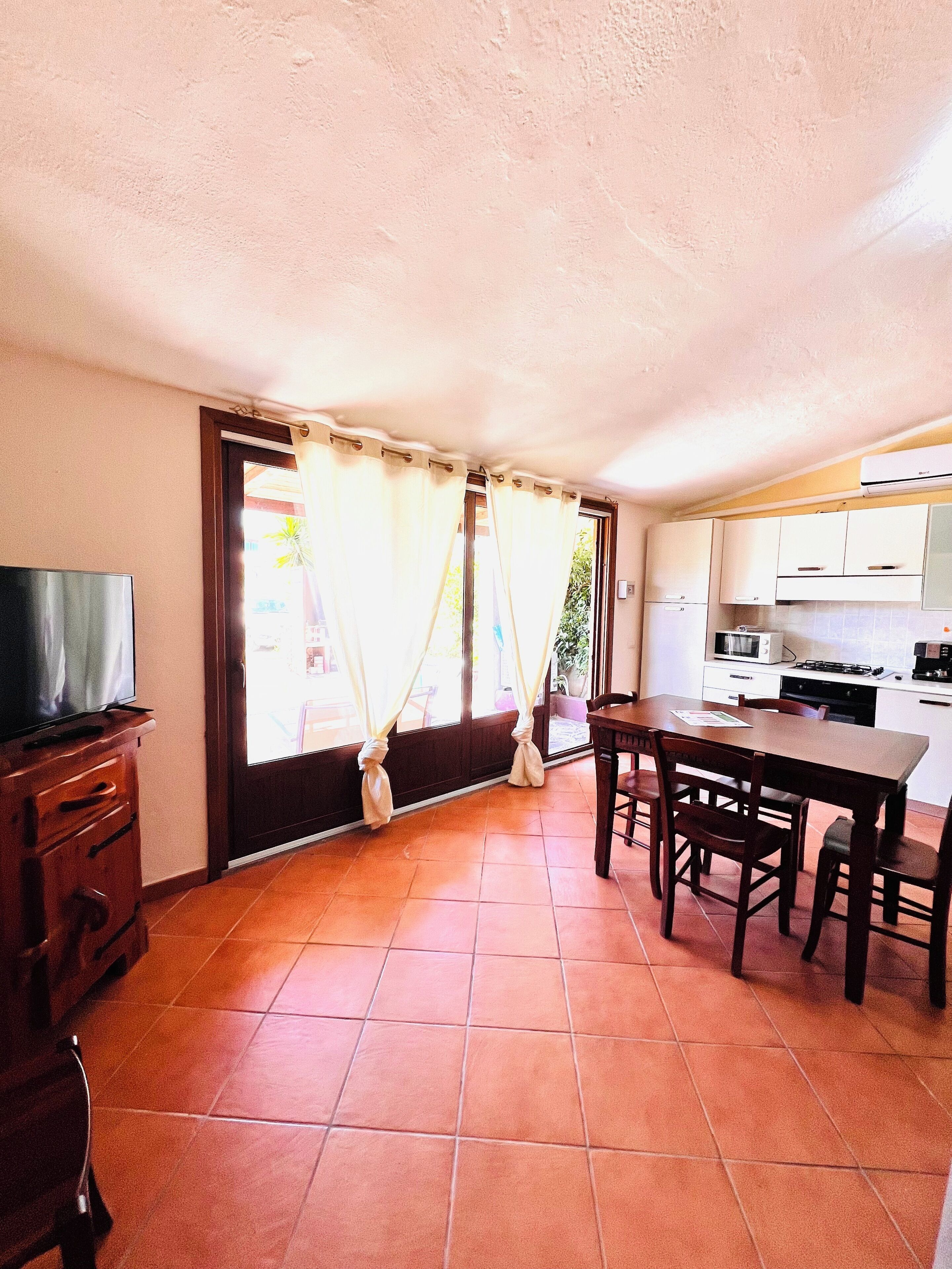 Apartamento, 2 habitaciones | Comedor