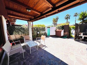 Departamento, 2 habitaciones | Terraza o patio