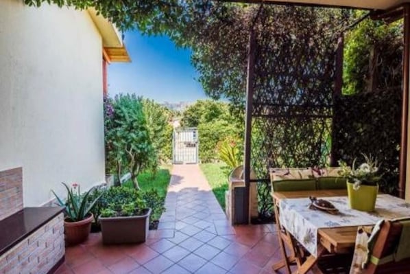 Apartment, 3 Bedrooms | Terrace/patio